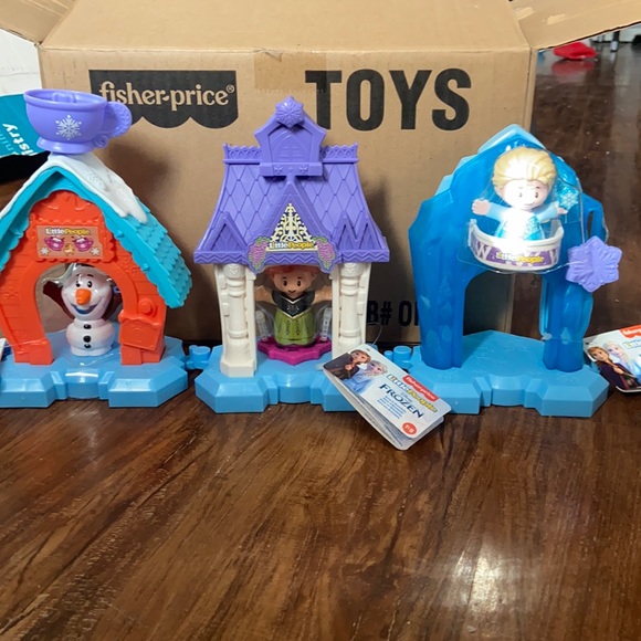 Little people Disney frozen 3 playsets Olaf, Anna, Elsa NWT - Picture 1 of 7